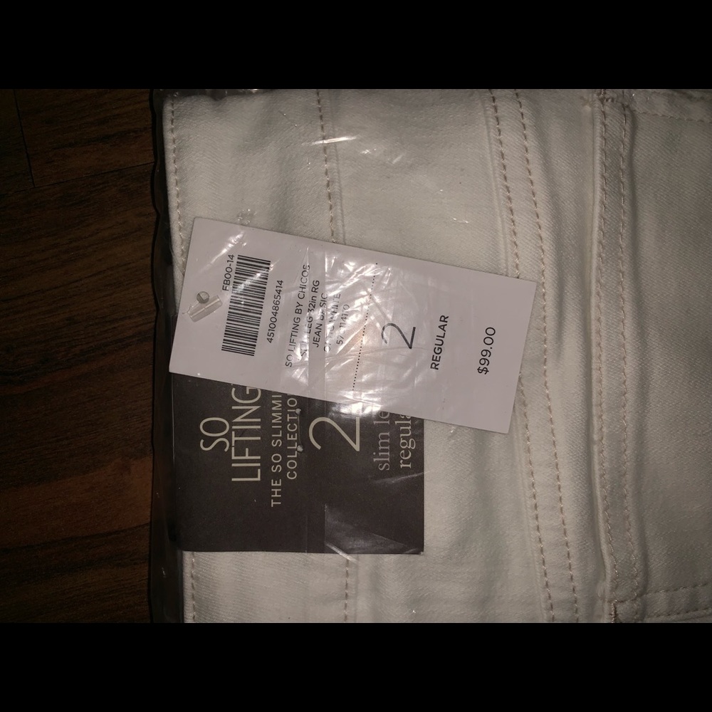 Sz: 2 Chico’s white denim